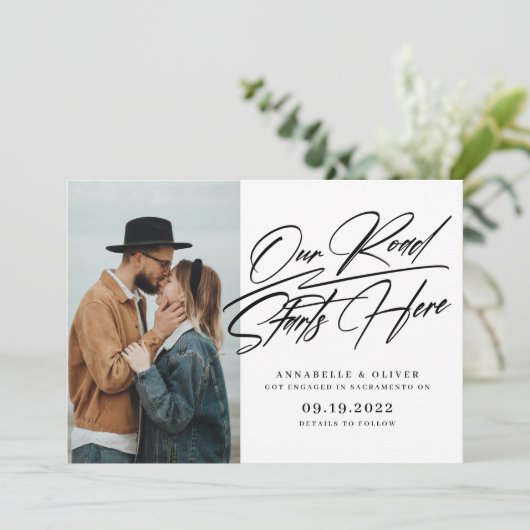 Faire-part Notre Route Commence Ici | Annonce de Fiançailles  (Debout devant)
