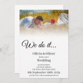 Faire-part Nous le faisons - Couple s'embrassant dans une Pra (Devant / Derrière)