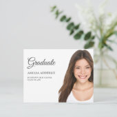 Faire-part photo de diplôme blanc invitation (Debout devant)