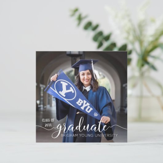 Faire-part photo de graduation de script moderne (Debout devant)