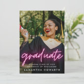 Faire-part Photo de graduation en néon rose personnalisable (Debout devant)