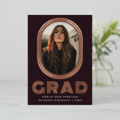 Faire-part photo élégante de la graduation rétro (Debout devant)