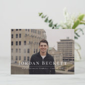 Faire-part photo minimaliste de graduation (Debout devant)