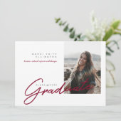 Faire-part Photo moderne Maroon Diplômé (Debout devant)
