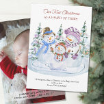 Faire-part Premier Noël en famille de 3 Joyeux Snowmen Baby<br><div class="desc">Photo Carte de Noël annonçant la naissance du nouveau bébé. Le texte dit "Notre premier Noël en famille de trois!" (que vous pouvez modifier à la famille de quatre, cinq, six selon le cas), suivi de votre salutation de Noël personnalisée. Cette aquarelle est composée de 3 mignons bonhomme de neige...</div>