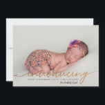 Faire-part Printemps fleurit Floral pleine photo Or naissance<br><div class="desc">Annoncez votre nouveau petit ensemble de joie dans le style avec ces annonces de naissance pleines de saignement,  avec la typographie élégante en fausse feuille d'or et fleurs d'aquarelle pour le design de l'arrière-plan.</div>