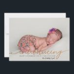 Faire-part Printemps fleurit Floral pleine photo Or naissance<br><div class="desc">Annoncez votre nouveau petit ensemble de joie dans le style avec ces annonces de naissance pleines de saignement,  avec la typographie élégante en fausse feuille d'or et fleurs d'aquarelle pour le design de l'arrière-plan.</div>