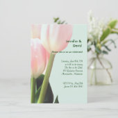 Faire-part rose de fiançailles de tulipes (Debout devant)