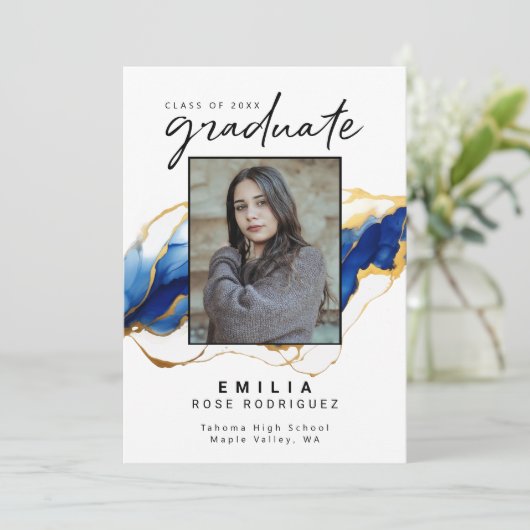 Faire-part Royal Bleu Jaune Or Élégant Graduation moderne (Debout devant)