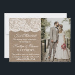 Faire-part Rustic Burlap & White Lace Mariage photo mariage<br><div class="desc">Faites savoir à tout le monde que vous l'avez fait, vous vous êtes marié avec style avec ces cartes de faire-part mariages élégantes et très tendance. Le design est facile à personnaliser avec votre libellé d'événement spécial et votre famille et vos amis seront enchantés quand ils reçoivent ces fabuleuses cartes...</div>