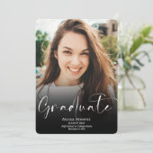 Faire-part Script noir blanc moderne 2 photos graduation (Debout devant)