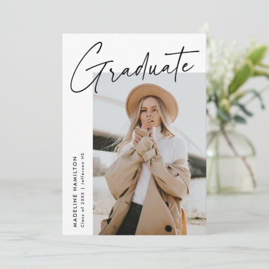 Faire-part Simple Black Script 5 Photo Collage Graduation (Debout devant)