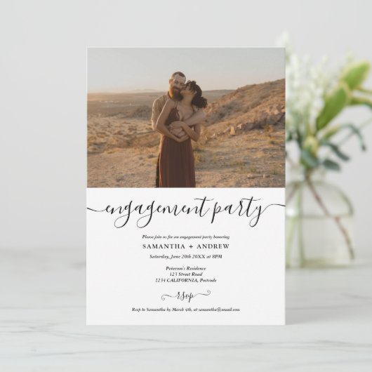 Faire-part Simple fiançailles photo en noir et blanc (Debout devant)