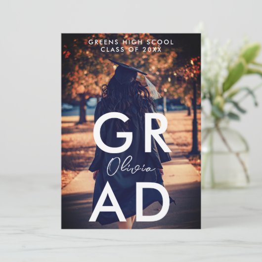 Faire-part Simple Moderne Design élégant Burgundy Graduation (Debout devant)