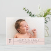 Faire-part Simple moderne Monogramme Blush rose fille photo n (Debout devant)