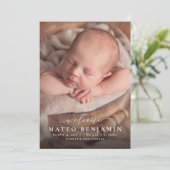Faire-part Simple script de bienvenue photo de naissance bleu (Debout devant)