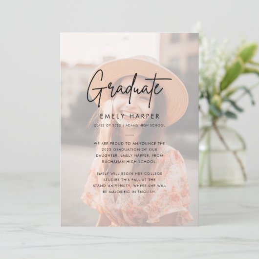 Faire-part Simple Script Faux Vellum Overlay Photo Graduation (Debout devant)