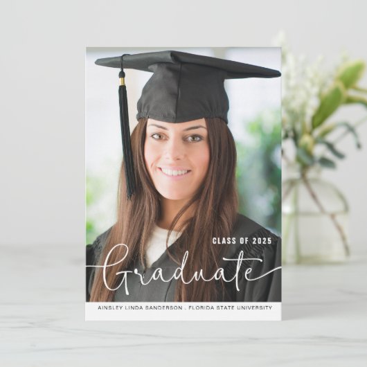 Faire-part Simples Modernité Script Photo Graduation (Debout devant)