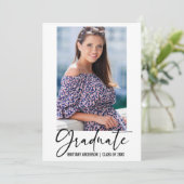 Faire-part Stylo à encre moderne Calligraphie Script Graduati (Debout devant)