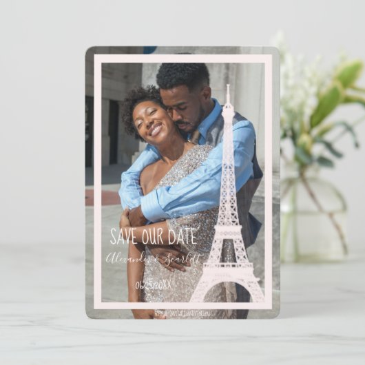 Faire-part Tour Eiffel Rose Photo Enregistrer La Date Annonce (Debout devant)
