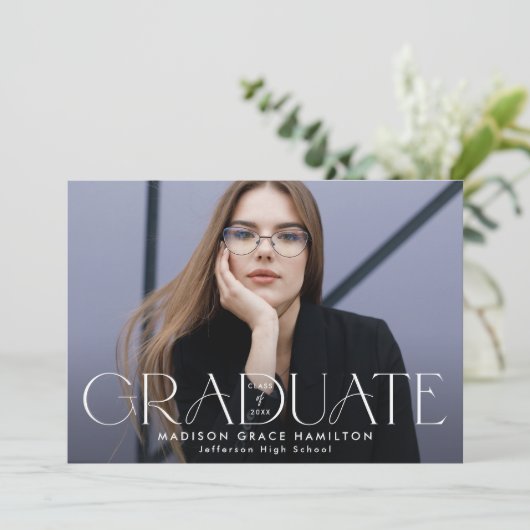 Faire-part Typographie Moderne Diplômée 2 Diplôme Photo (Debout devant)