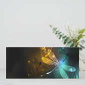 Faire-part Vol de libellule verte lumineuse (Debout devant)
