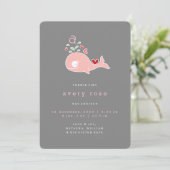 Faire-part Whimsical mignon baleine rose Monogramme bébé fill (Debout devant)