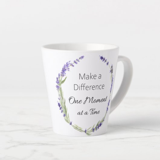 Faire une différence Un instant Latte Mug (Angle droit)