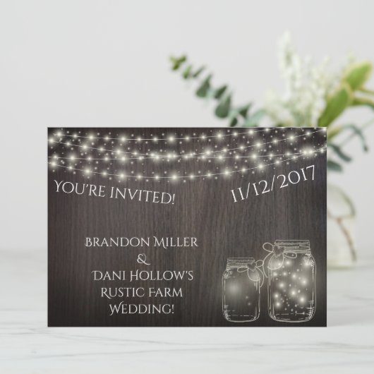 Fairy Lights en Mason Jars Over Hout Uitnodigingen (Staand voorkant)