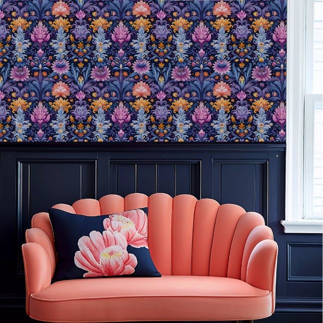 Fairycore All-Watching Paarse & Oranje Bloemen Behang (Fairycore All-Watching Purple & Orange Floral Wallpaper above a coral scalloped sofa.)