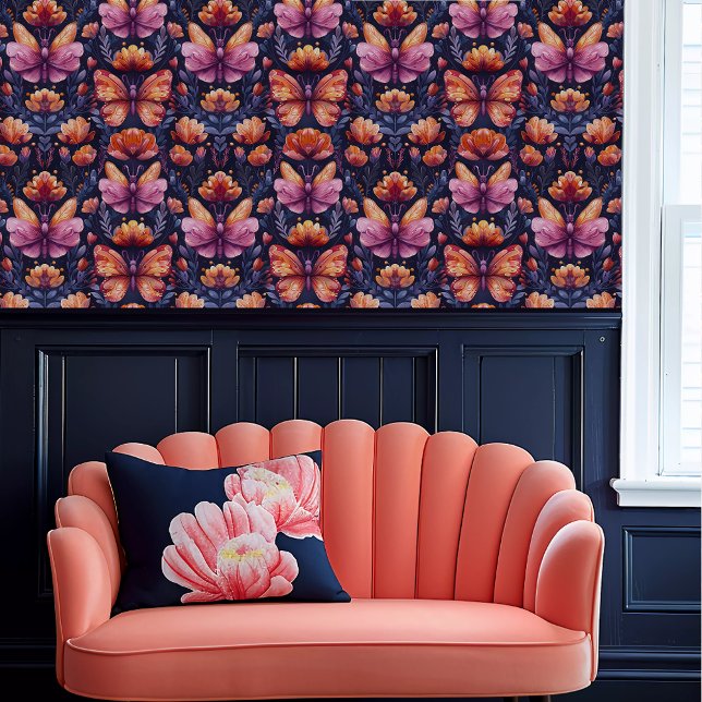 Fairycore Rode en Roze Vlinders Behang (Fairycore Red and Pink Butterflies Wallpaper above a coral scalloped sofa.)
