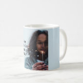 Faites chaque tasse modérément mortelle de jour (Devant droit)