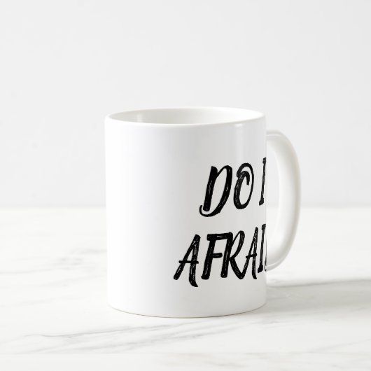 Faites-le tasse effrayée (Devant droit)