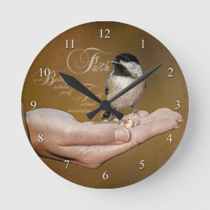 Faith Clock Ronde Klok