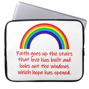 Faith gaat de trap op laptop sleeve
