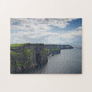 Falaises de Moher dans le puzzle denteux de