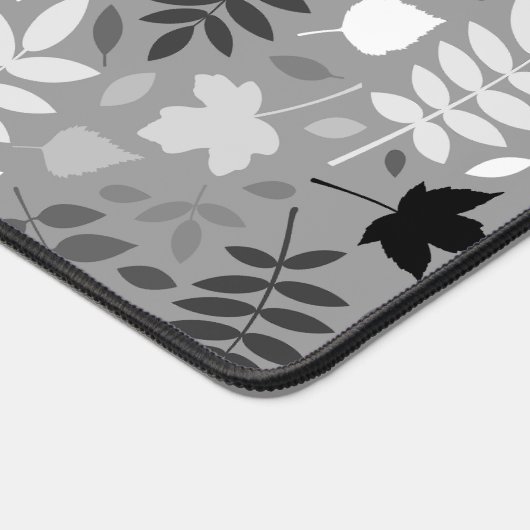 Fallen Leaves Big Pattern Monochrome op grijs Bureaumat (Hoek)