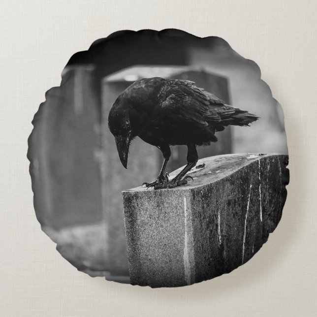 Falln Cemetery Crow Rond Kussen (Voorkant)