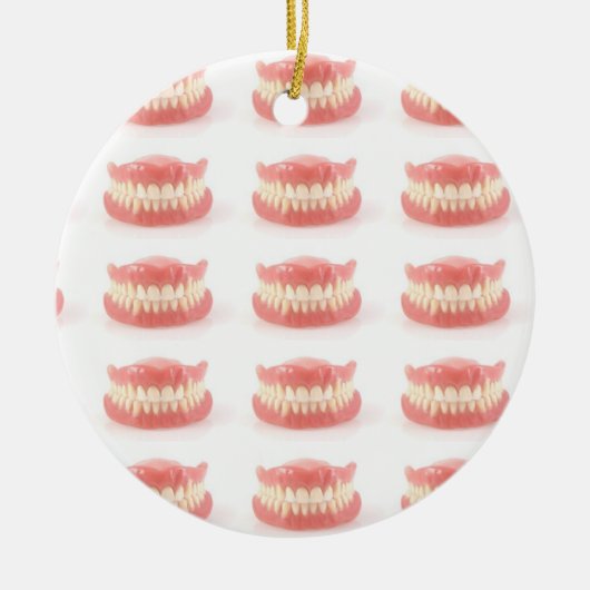 "FALSE TEETH" OVER DE HILL ORNAMENT EN GIFT (Voorkant)