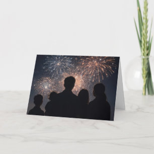 Familie kijkt op 4 juli naar vuurwerkdisplay kaart