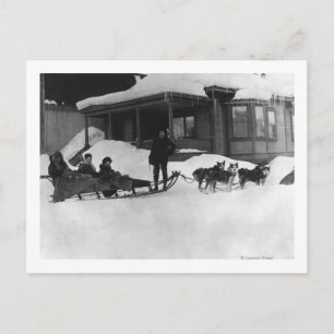 Familie op reis van Dog Sled in Alaska Briefkaart