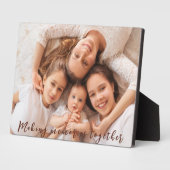 Familieliefde: moeder met haar kinderen aanpasbaar fotoplaat (Zijkant)