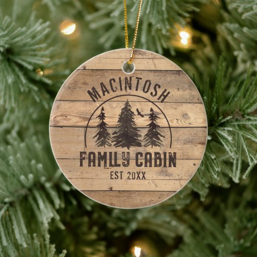 Familienaam Cabin Rustic Wood Forest Personalized Keramisch Ornament (Boom)