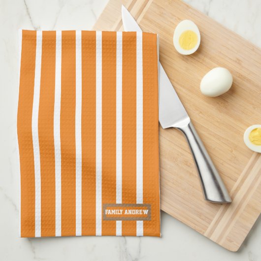 Familienaam kleurrijke stijlvolle strepen oranje theedoek (Quarter Fold)