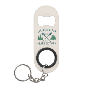 Familienaam Lake House Rustic Oars Pine Trees Mini Flessenopener