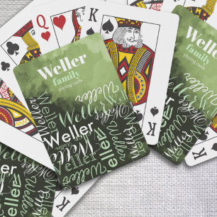Familienaam Typografie gedrukt op groen Pokerkaarten