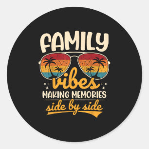 Familiereünie 2025 maakt herinneringen naast elkaa ronde sticker