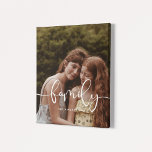 Famille élégante calligraphie couverture photo<br><div class="desc">Montrez vos photos de famille préférées avec cette impression moderne,  avec le mot Famille dans une belle superposition de texte. Vous pouvez facilement modifier la couleur et la taille du texte pour l'adapter à votre image.</div>