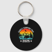 Family Camping Trip 2025 Matching Crew Summer Vaca Sleutelhanger (Voorkant)