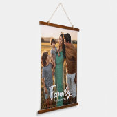 Family White Script Photo Overlay Monogram  Hangend Wandkleed (Gebogen)